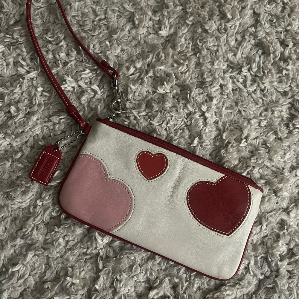 Heart Pattern Wristlet